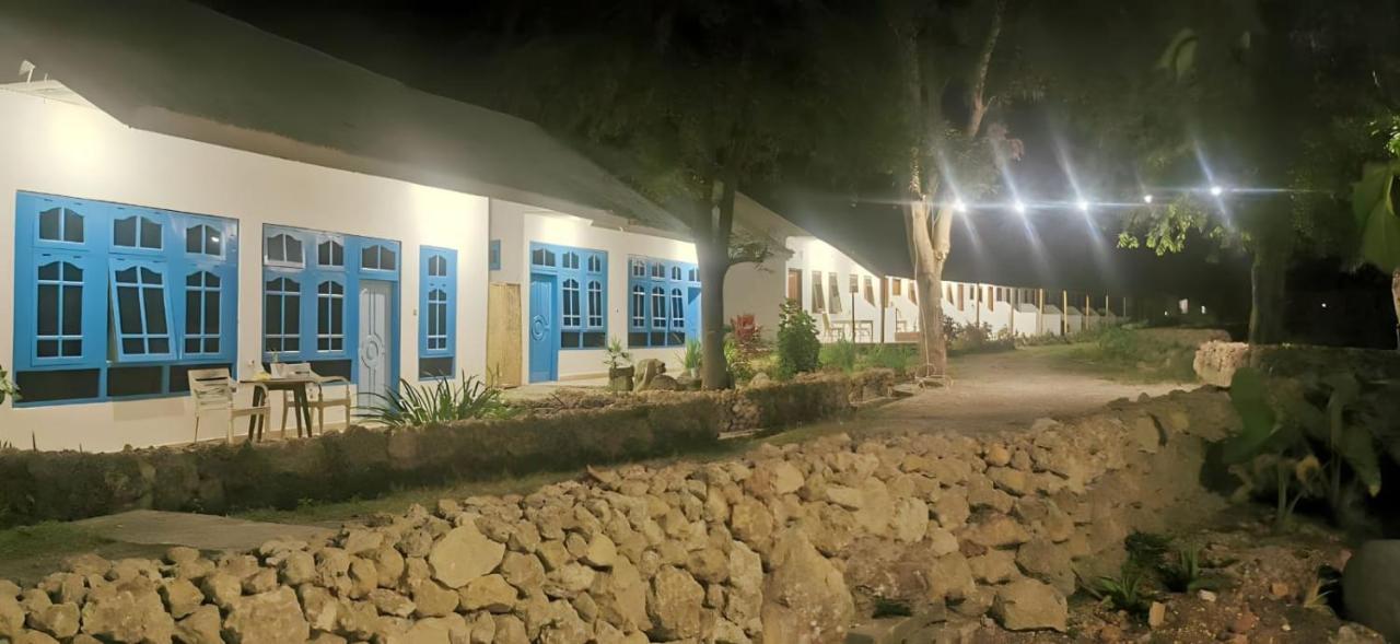 The Village Rua Beach Homestay エクステリア 写真